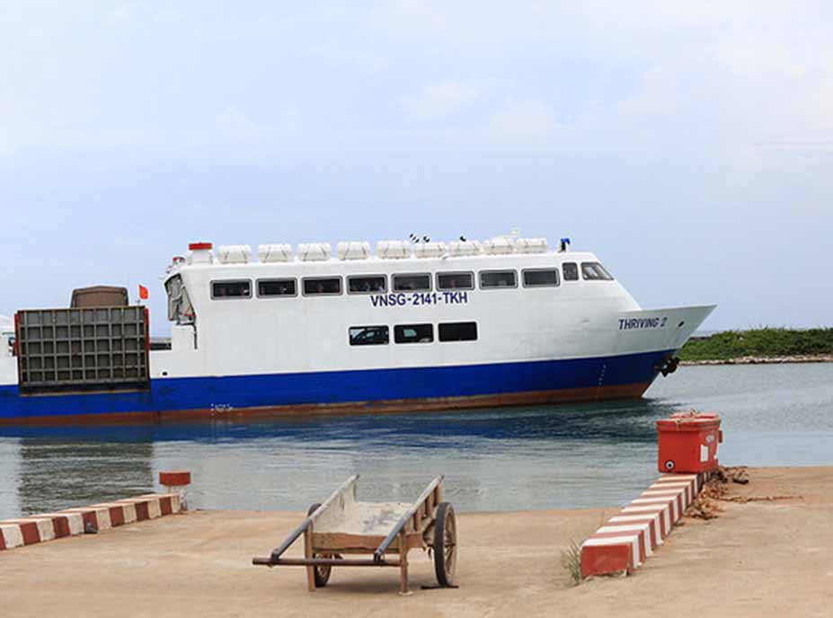 Thanh Thoi speed ferry